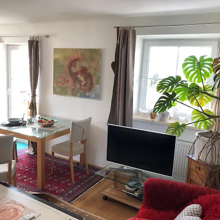 Atelierwohnung Jirana 아파트
